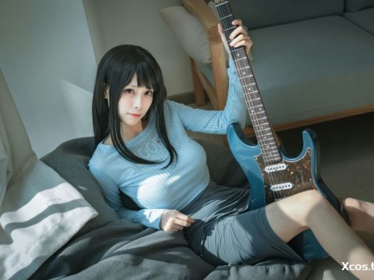 三無人型 – 吉他妹妹 [24P-223MB]